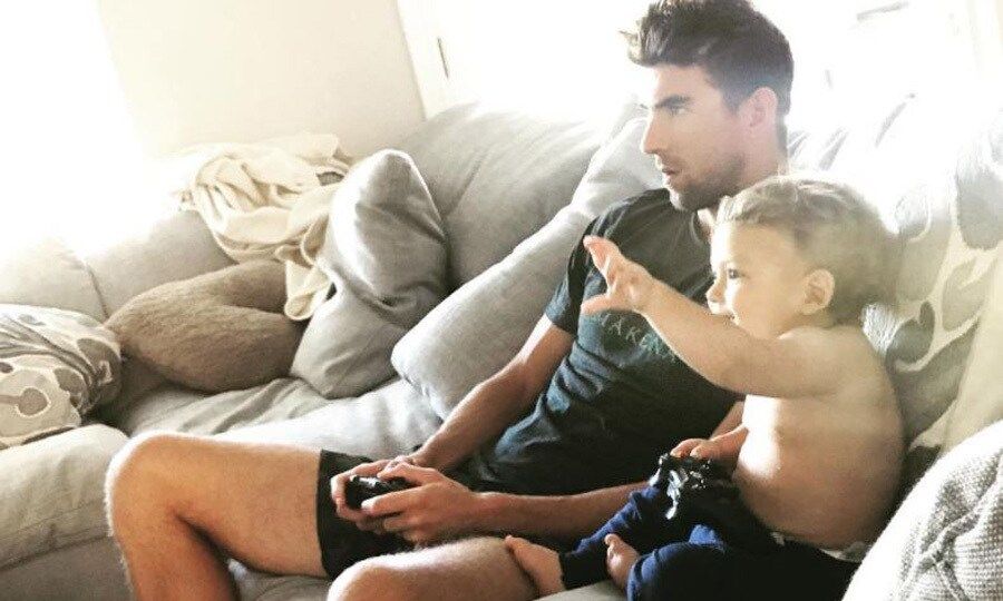 <b>Michael Phelps</b>
"I have the BEST dad ever!! I Love being able to sit and hang with him!!Even if it's when I'm beating him in some games!! #lookdadiwin #happyfathersday"
Photo: Instagram/@boomerrphelps