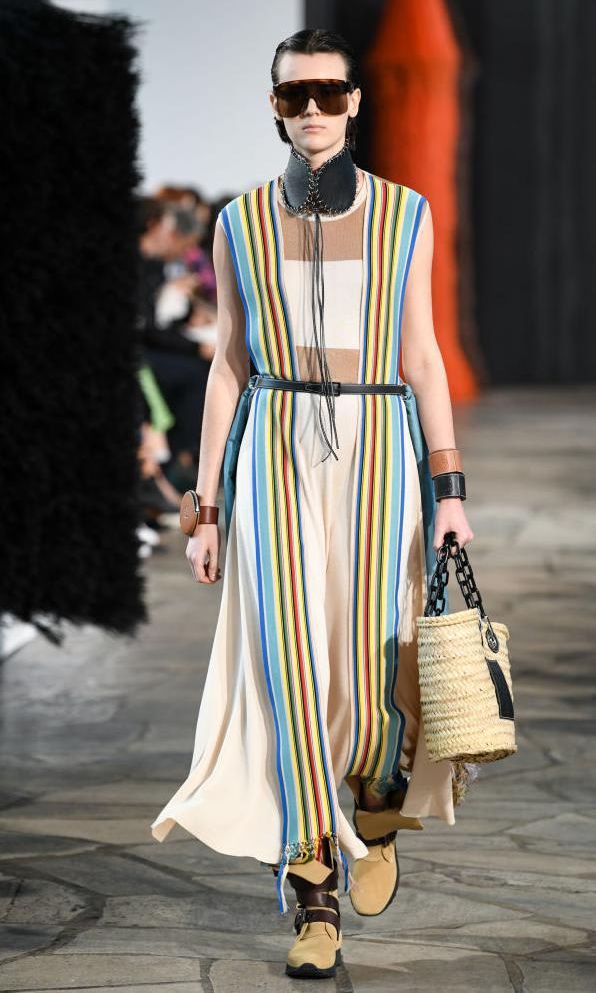 Loewe runway look including raffia basket chain bag