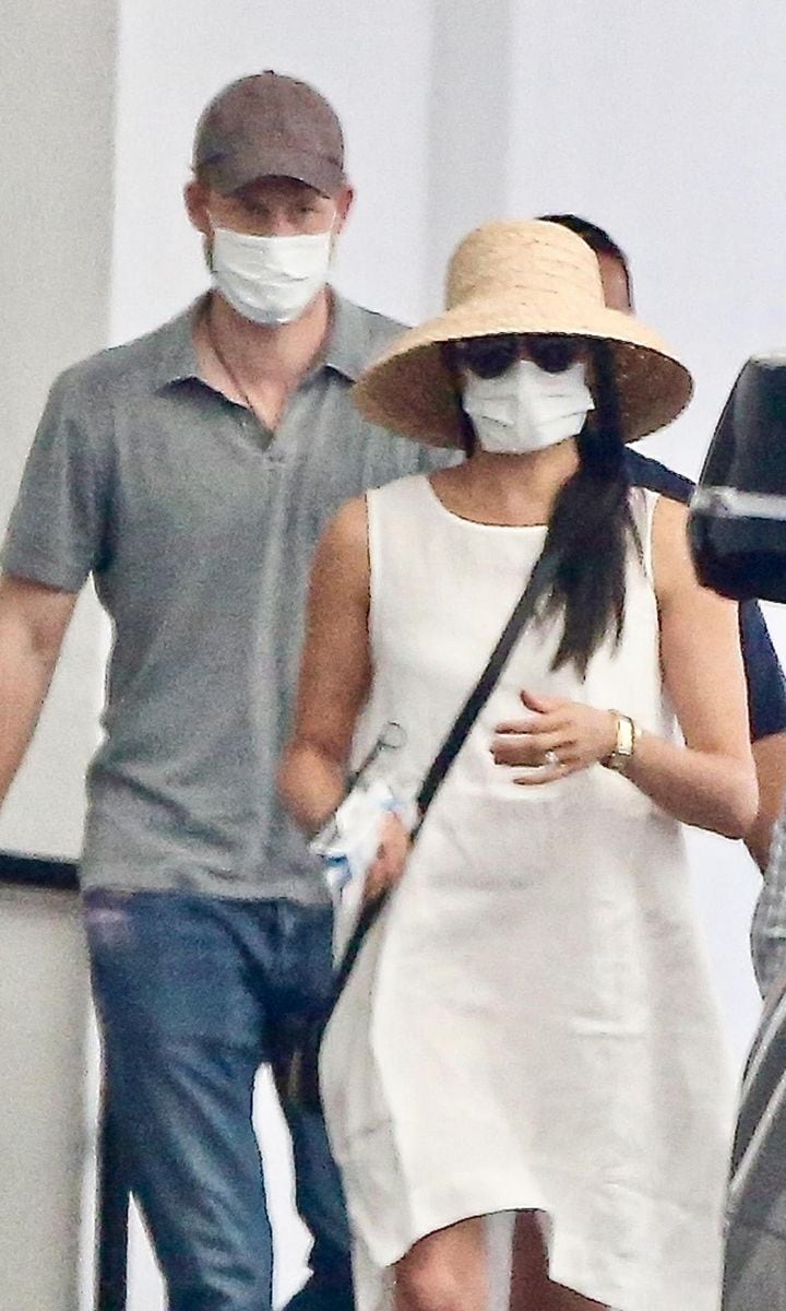 Prince Harry & Meghan Markle stepped out in Beverly Hills both wearing hats and masks.