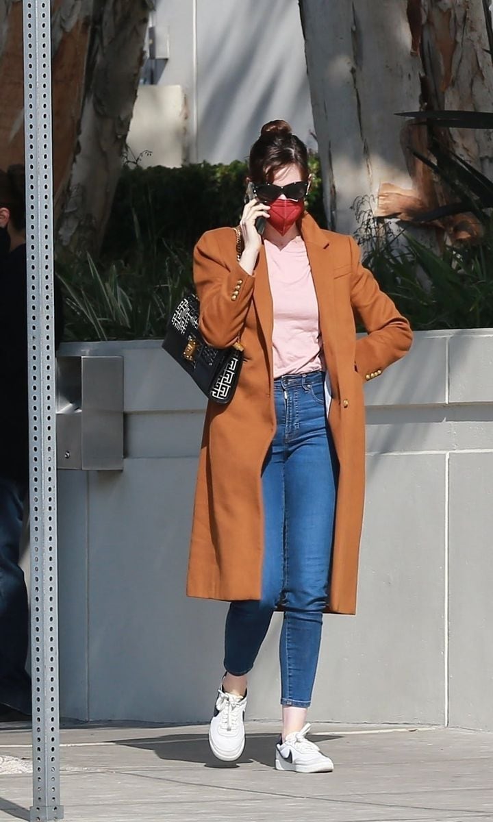 Anne Hathaway in Santa Monica