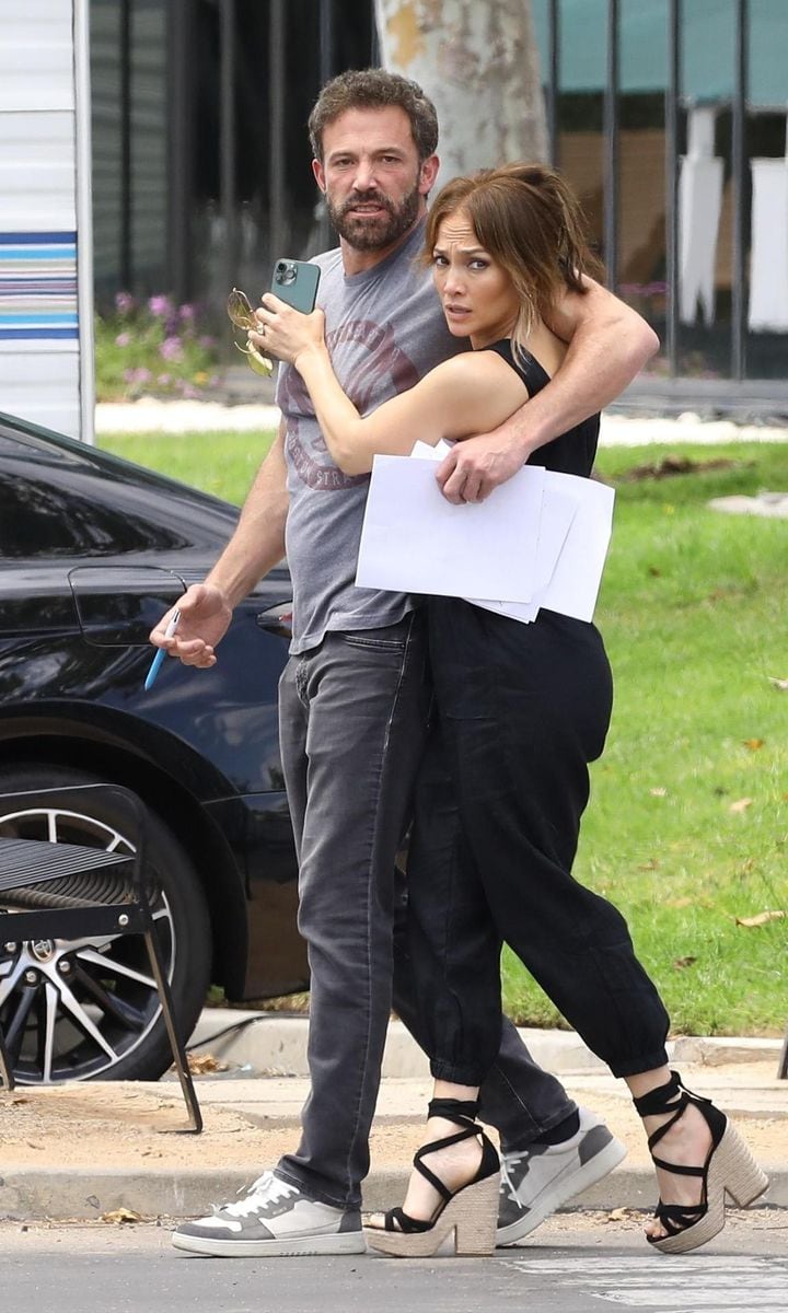 Jennifer Lopez and Ben Affleck pack on PDA on his Los Angeles film set