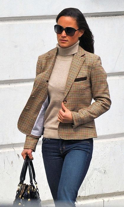 Pippa's schoolboy blazer got an update for fall when she paired it with a turtleneck and jeans.
<br>
Photo: Getty Images