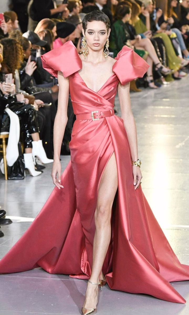 Vestido con mangas abullonadas de la colección haute couture verano 2020 de Elie Saab