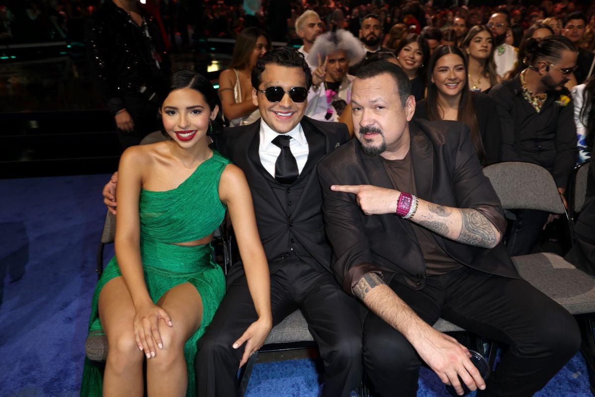 MIAMI, FLORIDA - NOVEMBER 14: (L-R) Ãngela Aguilar and Christian Nodal, and Pepe Aguilar attend the 25th Latin GRAMMY Awards at Kaseya Center on November 14, 2024 in Miami, Florida. (Photo by Rodrigo Varela/Getty Images for The Latin Recording Academy)