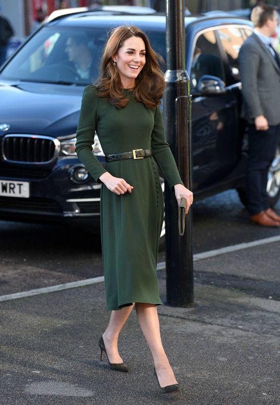 Kate Middleton with a dress and a belt