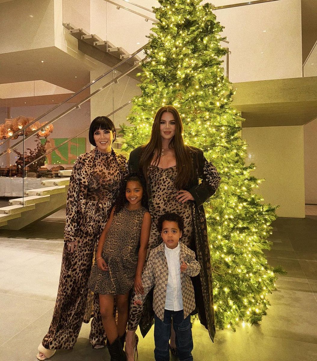 Khloé Kardashian Christmas family portrait