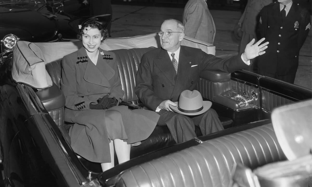 Harry Truman And Elizabeth In Automobile