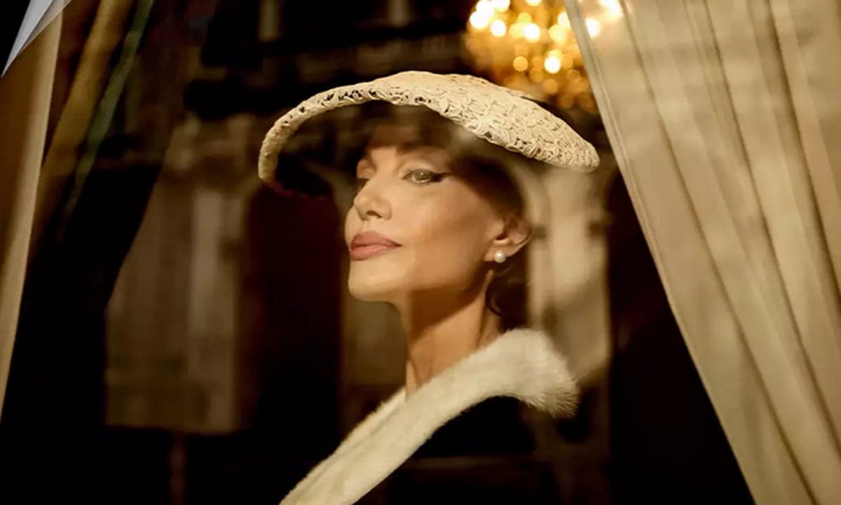 Angelina Jolie in "Maria"