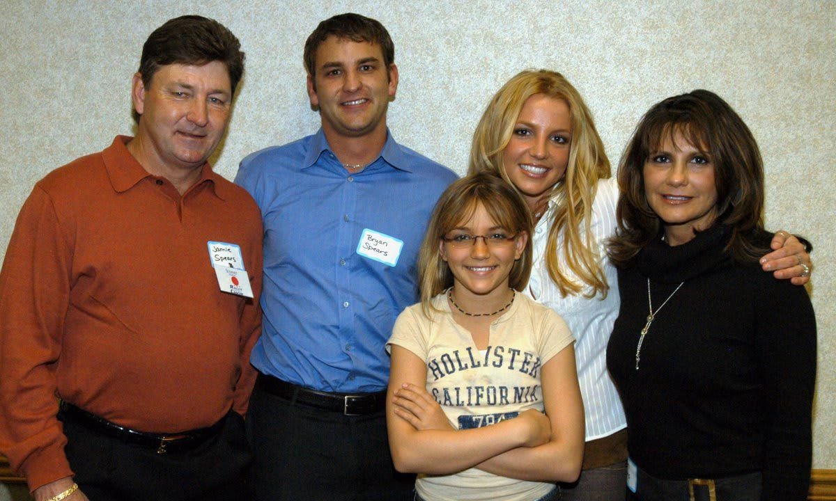 Britney Spears and Family Team Up with Summit Hospital for Cancer Awarness Fair Sunday in Baton Rouge