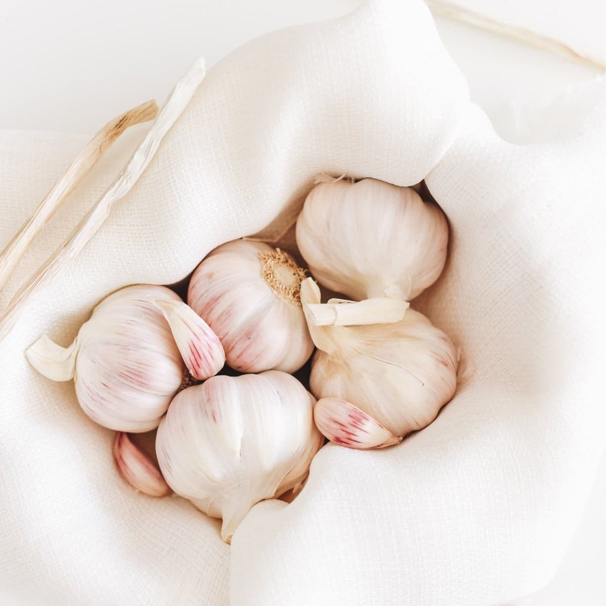 National Garlic Day: Nutritionist’s top 4 health and wellness benefits of garlic