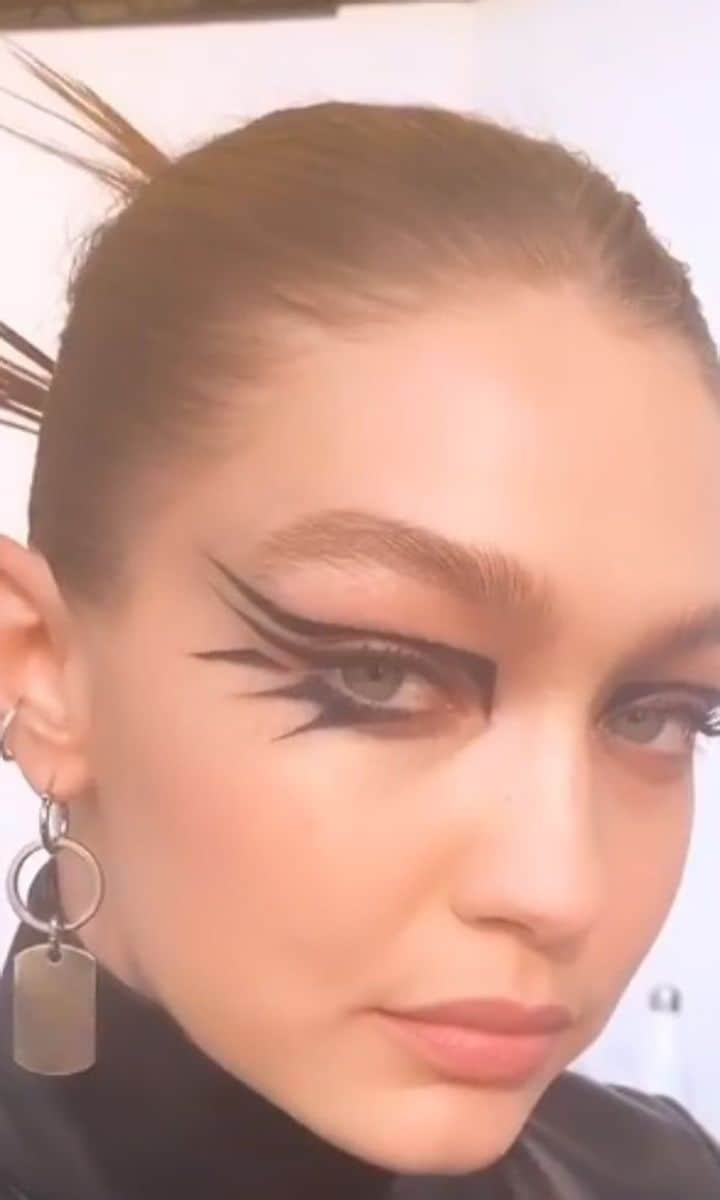 Gigi Hadid showing the geometric eyeliner trend