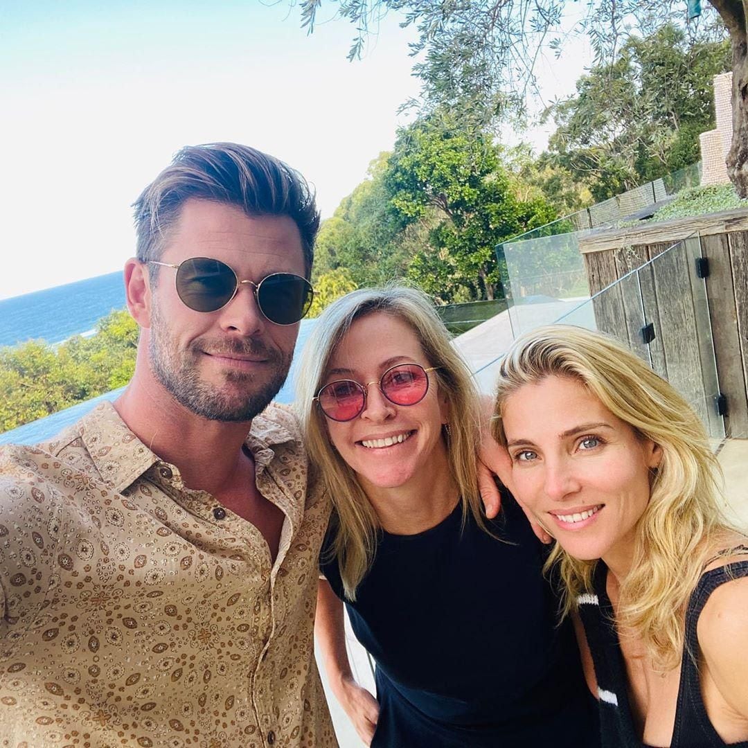 chris hemsworth wife mom