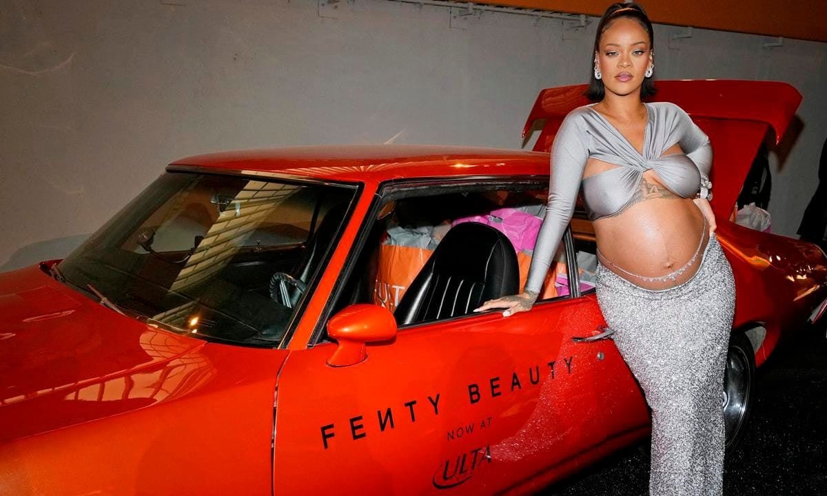 Rihanna Celebrates The Launch of Fenty Beauty at Ulta Beauty