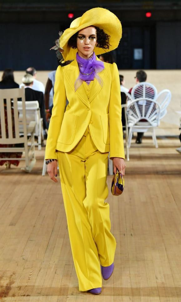 traje Marc Jacobs amarillo runway fall winter 2019