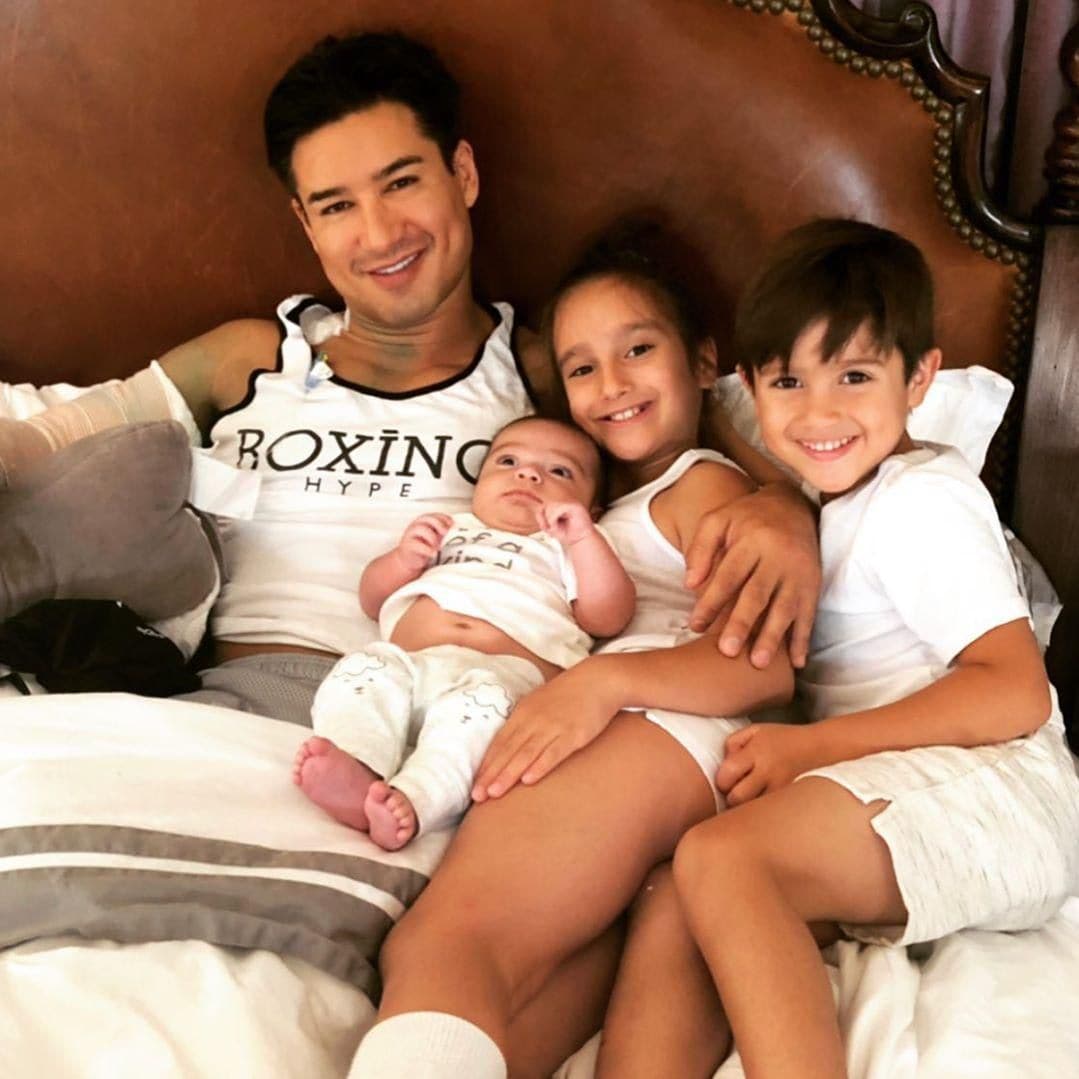 Mario Lopez with his three children