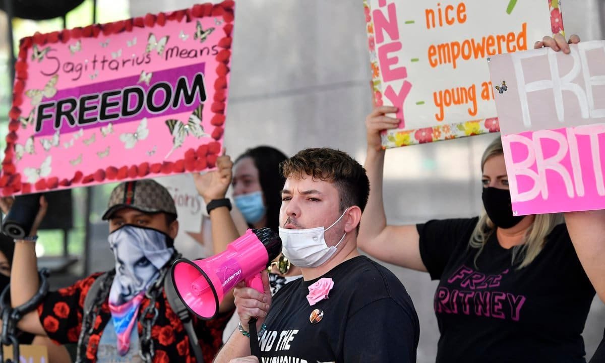 #FreeBritney Protest Outside Los Angeles Courthouse