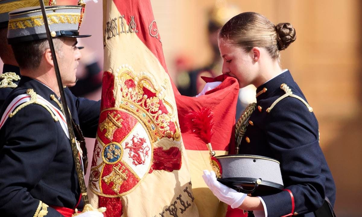 The Princess of Asturias pledged her allegiance to the Spanish flag on Oct. 7 at the Zaragoza Military Academy.In a speech at the ceremony, proud dad King Felipe said, "38 years have passed, and I think about what I felt then and what it means to me to preside - together with the Queen and with pride - the swearing-in of our daughter, the Princess of Asturias. It's very exciting; and it is of great significance to see how today the Princess continues that oath with a new class of cadets. Feelings that we share with everyone here and with the great military family."