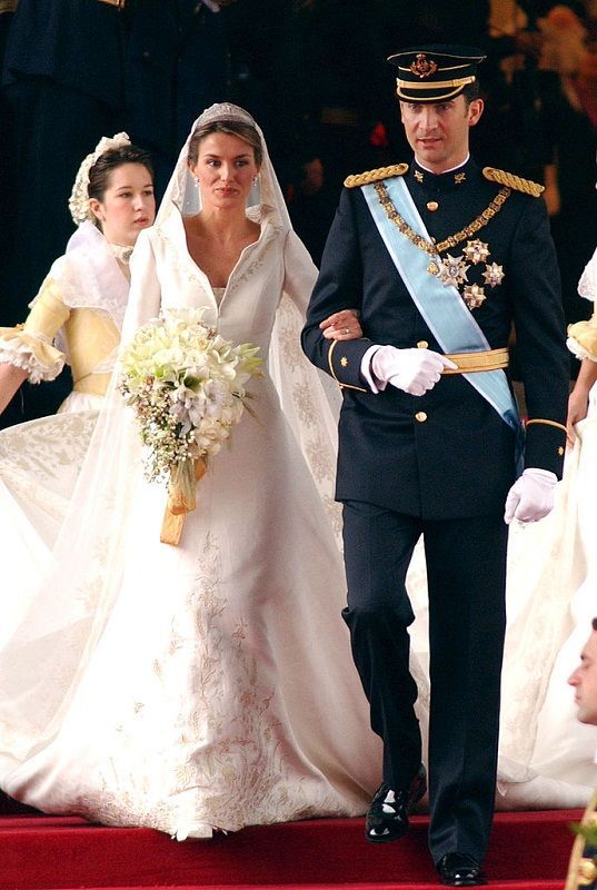 Letizia Ortiz and her wedding dress