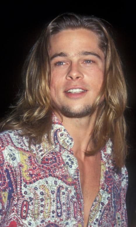 Brad Pitt tenia una voz peculiar y su desenvolvimiento llamaban la atencion