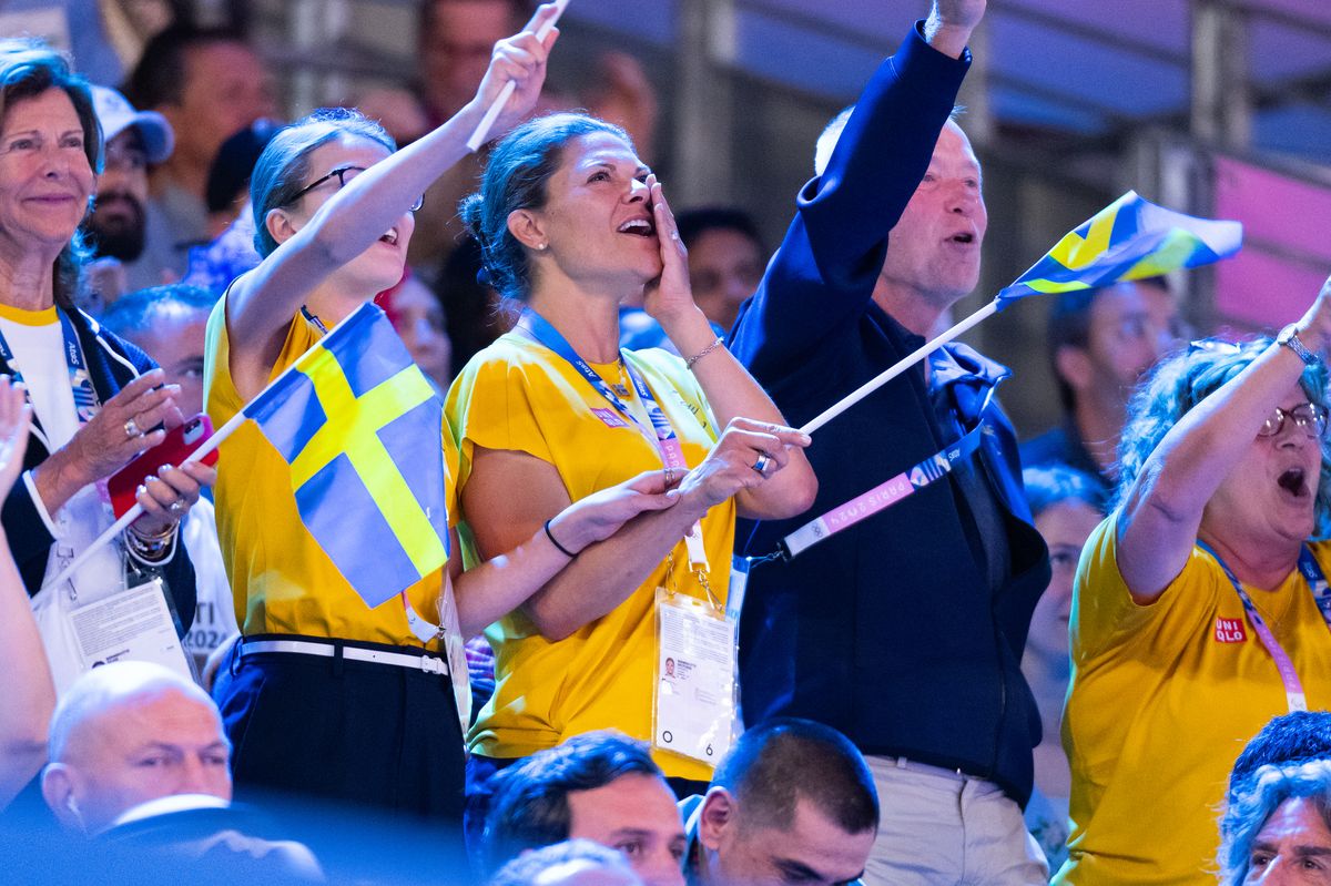 PARIS, FRANCE - SEPTEMBER 06: Crown Princess Victoria of Sweden and her daughter Princess Estelle attend the Para Judo competition on day nine of the Paris 2024 Summer Paralympic Games at Champs-de-Mars Arena on September 06, 2024 in Paris, France. (Photo by David Ramos/Getty Images)