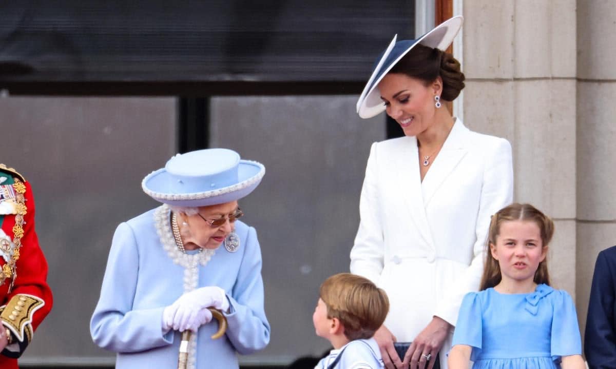 Queen Elizabeth, Kate Middleton, Princess Charlotte and Prince Louis.