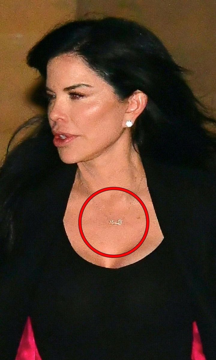 Lauren Sanchez's new necklace