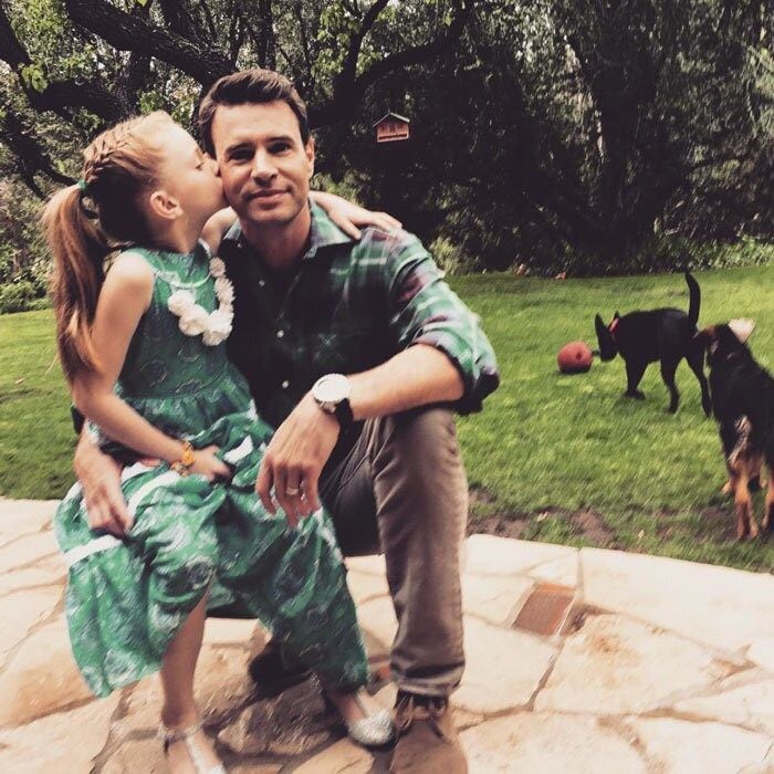 <b>Scott Foley</b> received a kiss from his daughter Marley before heading out to a "daddy daughter dance."
<br>
Photo: Instagram/@themeanchick