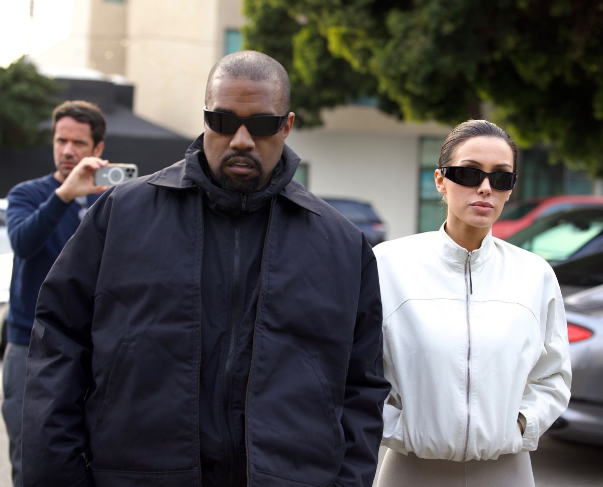 Photo © 2025 Backgrid/The Grosby Group

EXCLUSIVE 

Los Angeles, CA  - 4 FEBRUARY 2025

Kanye West and Bianca Censori were spotted arriving at a recording studio following controversy at the Grammy Awards.****

Kanye West y Bianca Censori fueron vistos llegando a un estudio de grabación tras la controversia en los Premios Grammy.