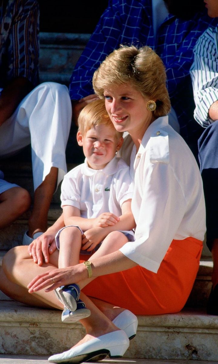 The Duke of Sussex marked the UK's Mother's Day by having flowers placed on his mother's grave