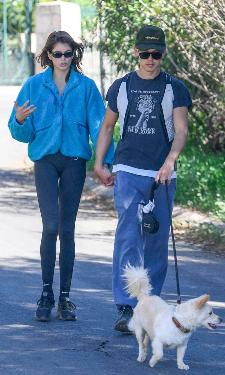 Kaia Gerber & Austin Butler go on a doggie hike [PHOTOS]