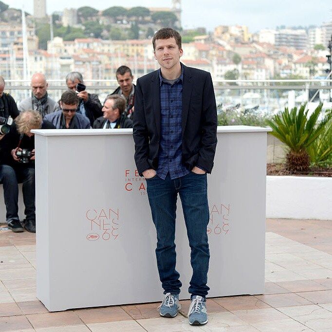 <i>Cafe Society</i> star Jesse Eisenberg kept it cool in Cannes wearing a plaid shirt, blue jeans and sneakers.
<br>
Photo: WireImage