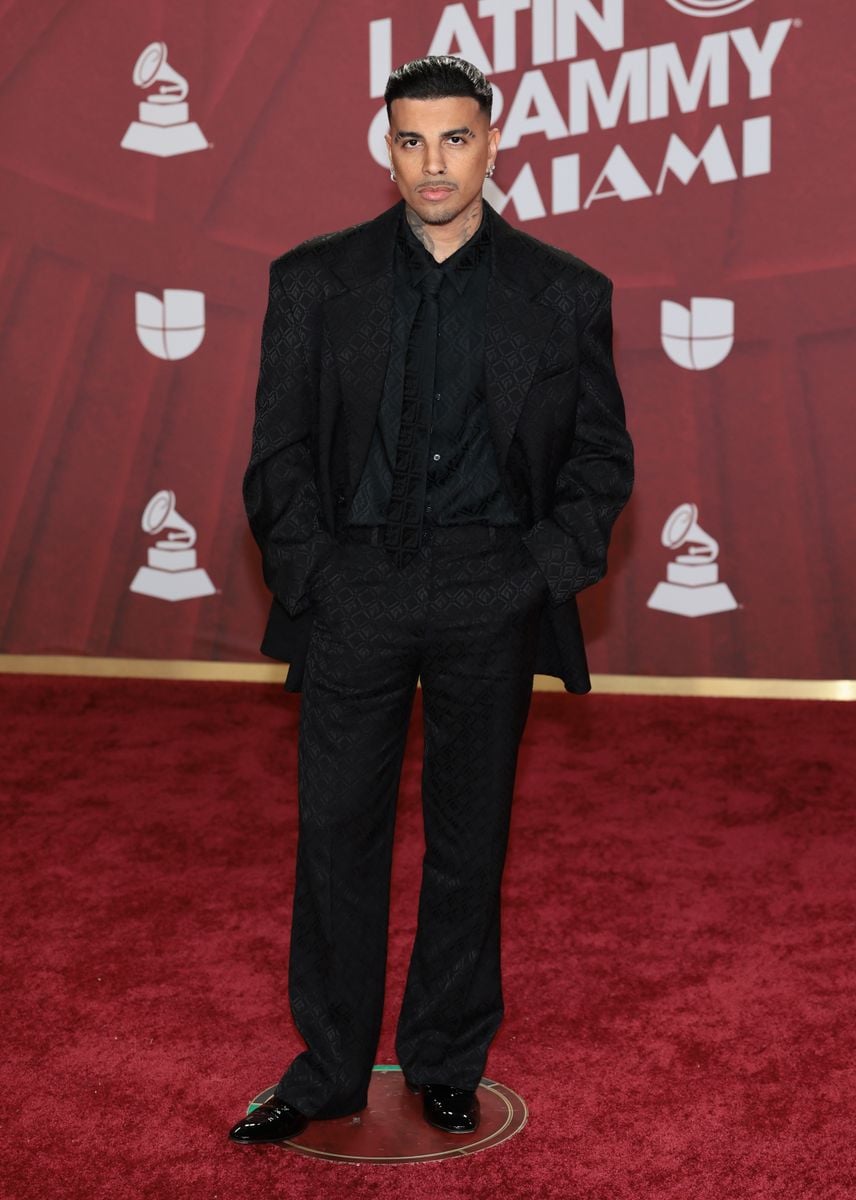  Rauw Alejandro attends the 25th Latin GRAMMY Awards at Kaseya Center on November 14, 2024 in Miami, Florida. (Photo by Dimitrios Kambouris/Getty Images for The Latin Recording Academy)