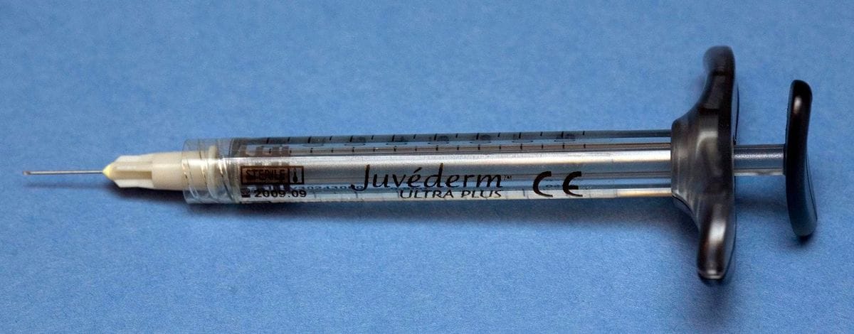 USA   Cosmetic Procedures   Needle Filled with Juvederm