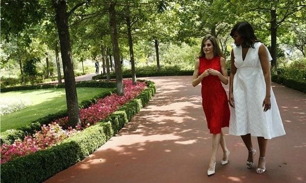 While the girls had some shopping fun, good friends Michelle Obama and Queen Letizia had a meeting of their own.
<br>
Photo: Getty Images