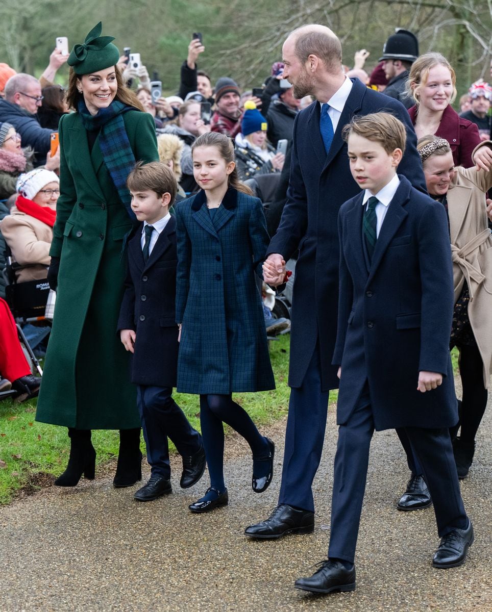 SANDRINGHAM, NORFOLK - DECEMBER 25: Catherine, Princess of Walesm Prince Louis of Wales, Princess Charlotte of Wales, Prince William, Prince of Wales and Prince George of Wales attend the Christmas Morning Service at Sandringham Church on December 25, 2024 in Sandringham, Norfolk. (Photo by Samir Hussein/WireImage)