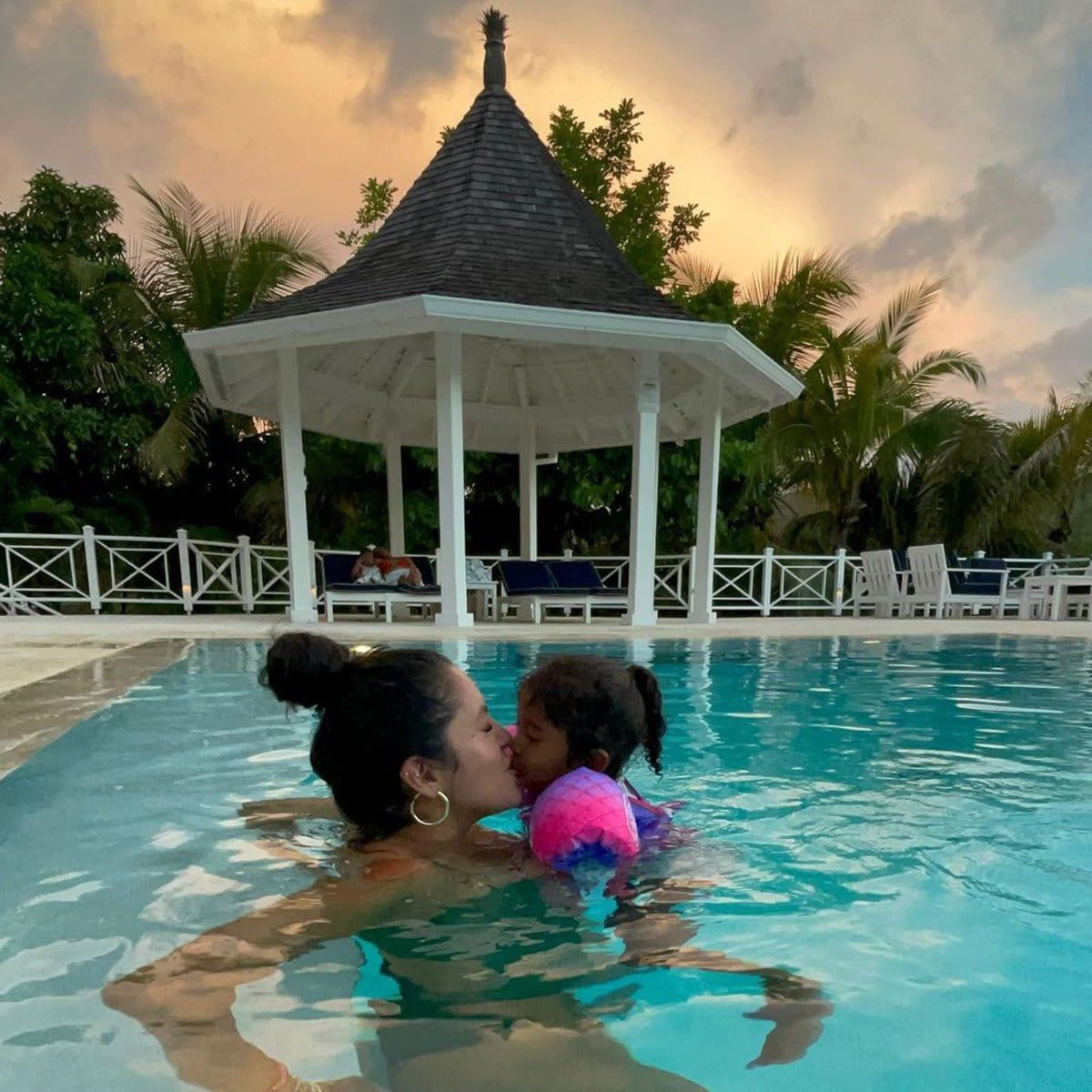 Vanessa Bryant vacations in Jamaica with daughters