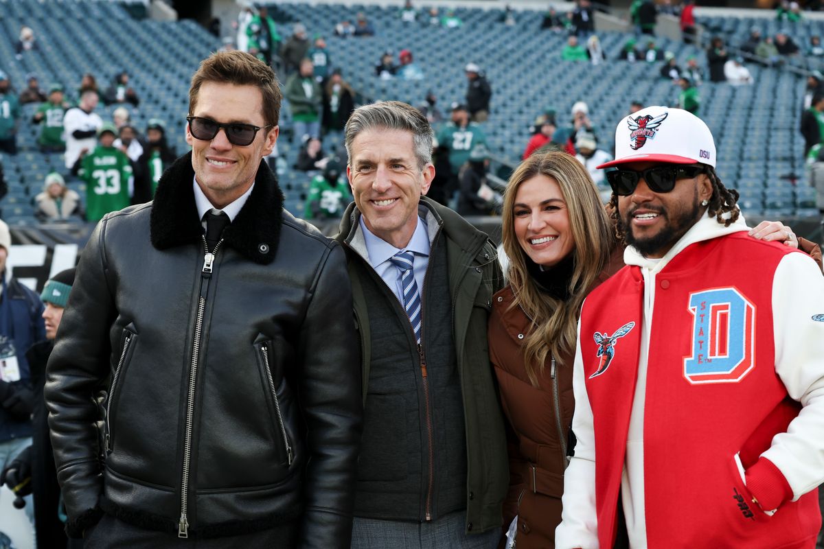 PHILADELPHIA, PENNSYLVANIA - JANUARY 12: (R-L) Former Philadelphia Eagles player DeSean Jackson poses with FOX broadcasters Erin Andrews, Kevin Burkhardt, and Tom Brady prior to a Wild Card Playoff Game between the Philadelphia Eagles and Green Bay Packers at Lincoln Financial Field on January 12, 2025 in Philadelphia, Pennsylvania. The Eagles defeated the Packers 22-10. (Kara Durrette/Getty Images)