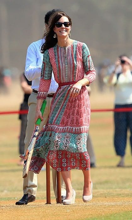 While touring local charities and playing a game of cricket, Kate went with a more relaxed look. She opted to wear the midi frock by Mumbai designer Anita Dongre.
<br>
Photo: Getty Images