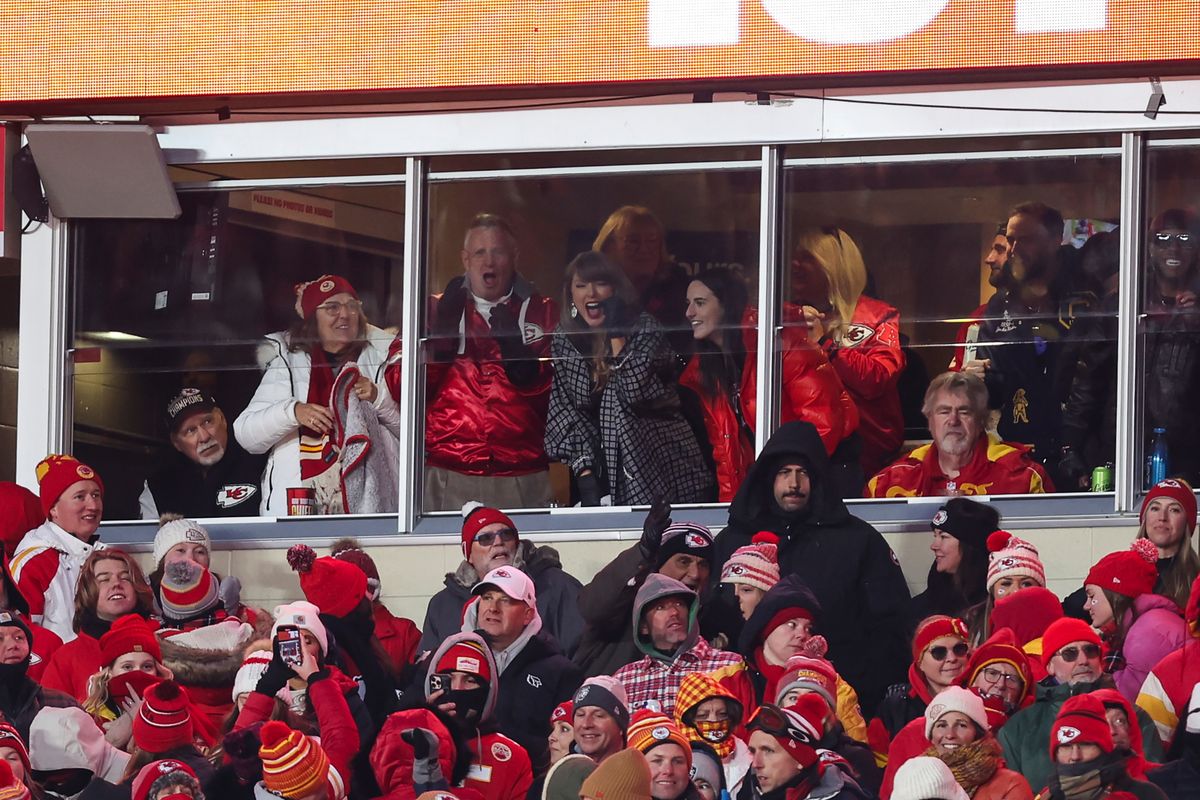 KANSAS CITY, MISSOURI - JANUARY 18: Taylor Swift and Caitlin Clark look on from a box during an NFL football AFC divisional playoff game between the Houston Texans and the Kansas City Chiefs at GEHA Field at Arrowhead Stadium on January 18, 2025 in Kansas City, Missouri.  (Photo by Perry Knotts/Getty Images)