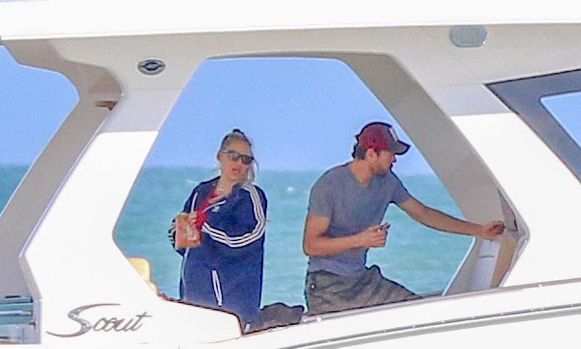 Anna Kournikova and Enrique Iglesias on a yacht in Miami