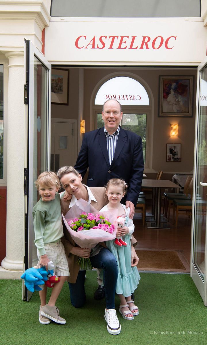 The mom of two was all smiles posing for a picture with her family