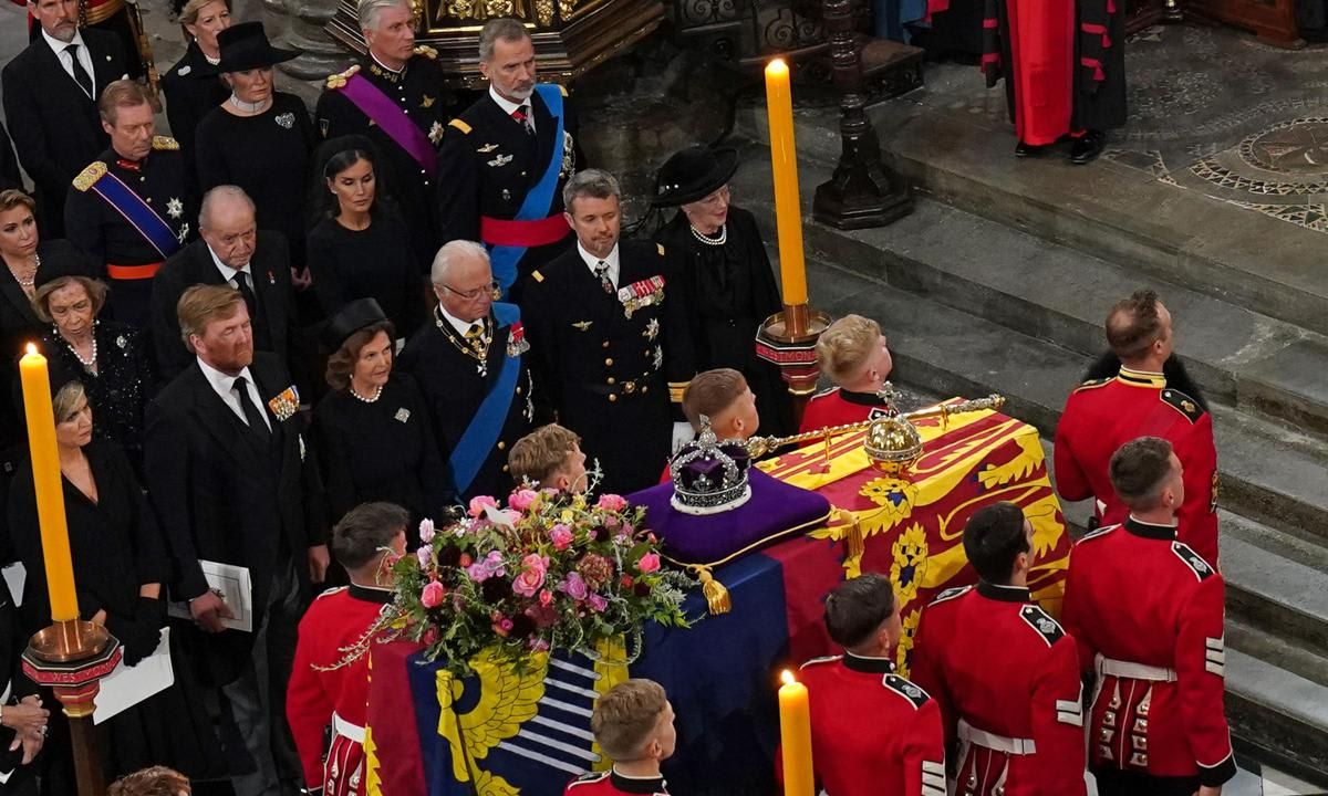 TOPSHOT BRITAIN ROYALS QUEEN DEATH