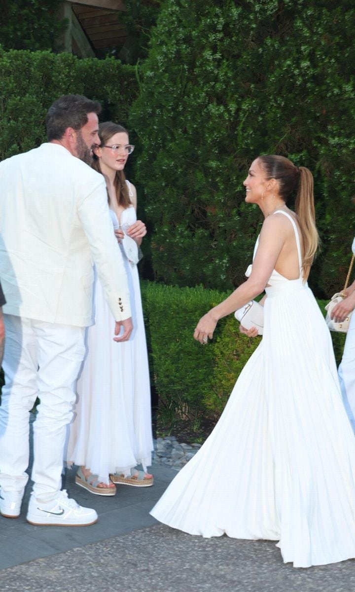 Jennifer Lopez, Ben Affleck and their family arrive at Michael Rubin's Fourth of July bash at his Hamptons estate