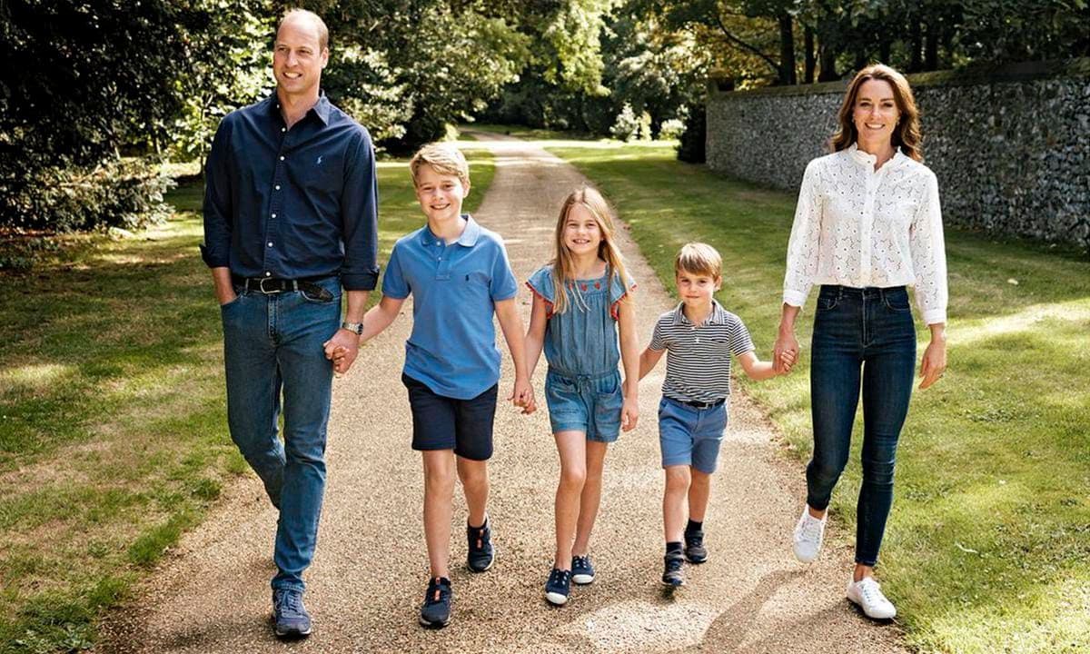 The Prince and Princess of Wales used a new family picture for their 2022 Christmas card photo