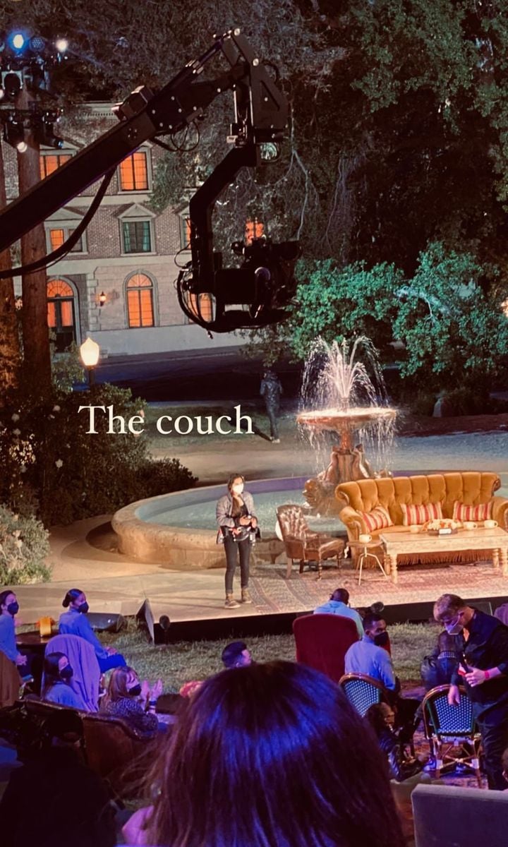 friends reunion couch