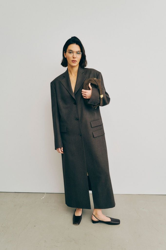 Kendall Jenner en El Backstage de la presente RTW Otoño 2025 de Calvin Klein