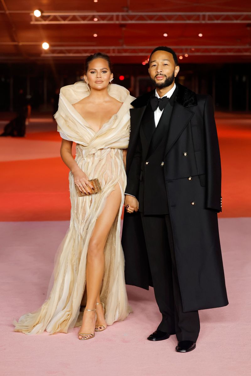  Chrissy Teigen and John Legend 