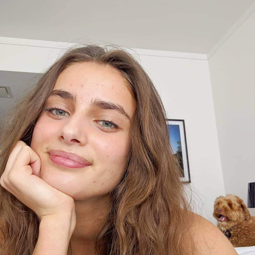 Taylor Hill without makeup