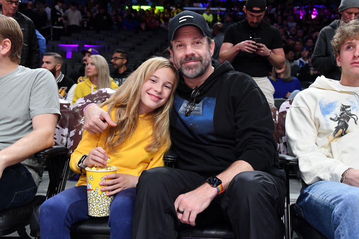 Jason Sudeikis and Otis Sudeikis attend a basketball game between the Los Angeles Lakers and the Orlando Magic 