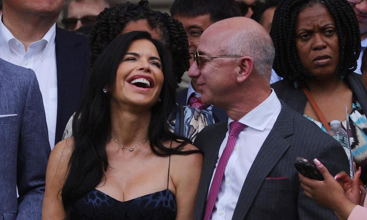 Jeff Bezos and Lauren Sanchez